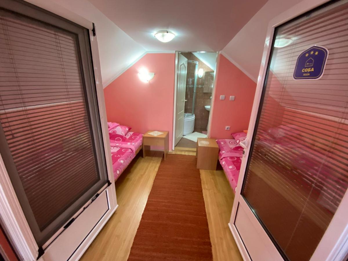 Sud ,,Antal I Olga,, Bed & Breakfast Skorenovac Exterior foto