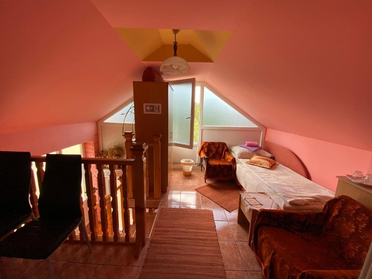 Sud ,,Antal I Olga,, Bed & Breakfast Skorenovac Exterior foto